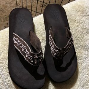 Just like new! Reef sandals worn a few times.
